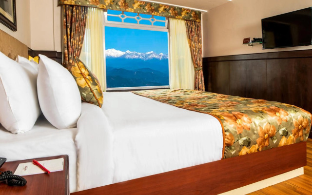 Summit Oakden Resort Mall Road