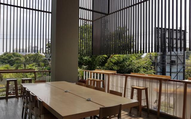 Up-Peak Hotel Simpang Lima Semarang Powered by Archipelago