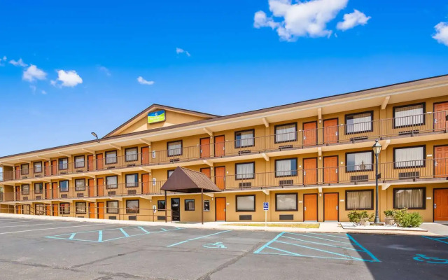 Rodeway Inn & Suites