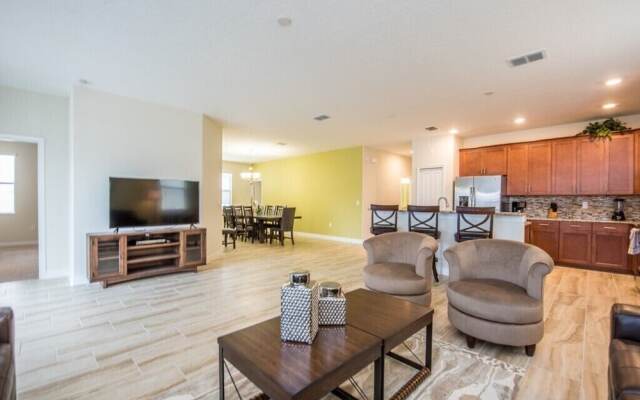 4 Bed 3 Ba Villa with Game Room & Pool