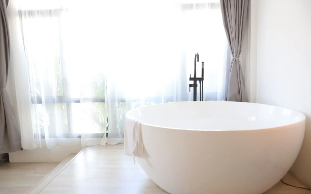 YOLO Bangkok Boutique Hotel