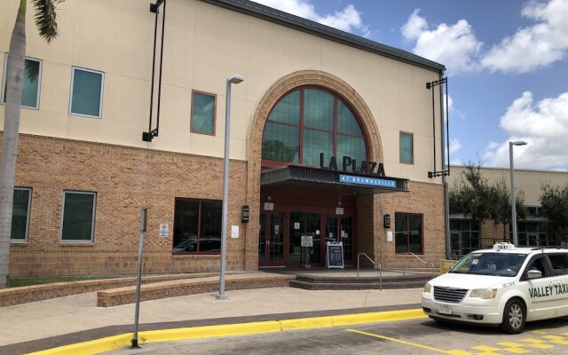 University Inn & Suites