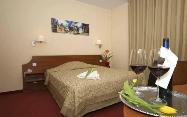 Hotel Major Budget