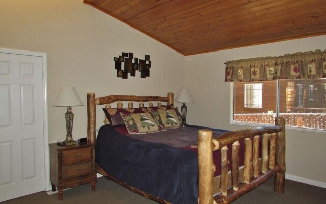 100 Cedar Hideaway Home