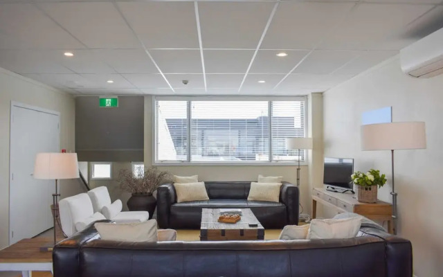 Perfect Ponsonby 2 Bedroom Loft Style Apartment With Parking