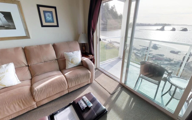 Waters Edge 308