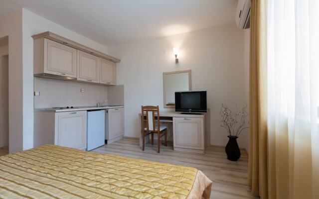 Studio with Pool View