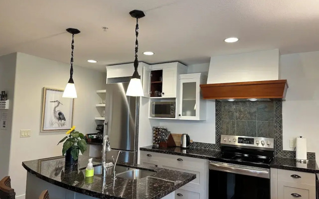 Solara Corner Suite-Pool & Hot Tub & Spa