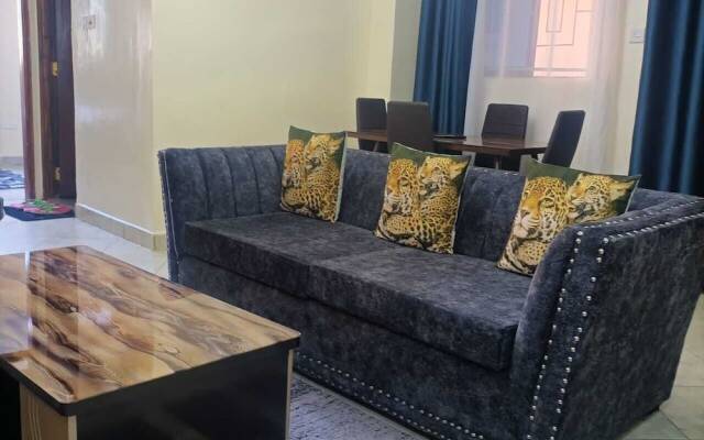 Lux Suites The Almond Apartments Ruaka