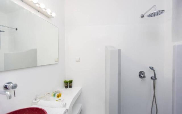 Aegean White Home