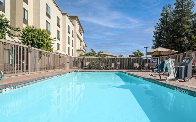 Hampton Inn & Suites Bakersfield/Hwy 58, CA