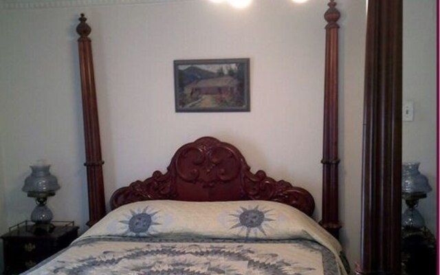 Parlor Car Bed & Breakfast