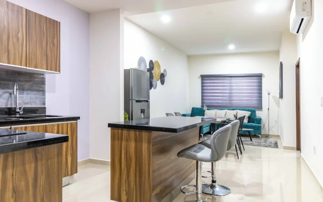 New Centric apt. with pool & jacuzzi