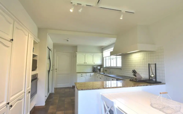 Luxury Villa in Sint-Idesbald with Hot Tub
