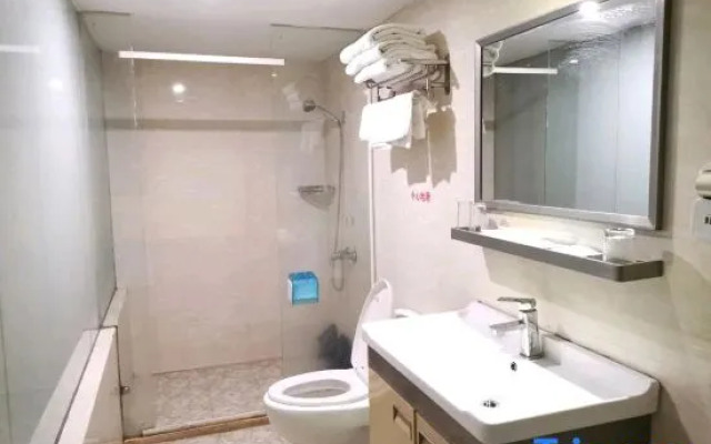 Hill Hotel (Guangzhou Yongqingfang Changshou Road Subway Station)