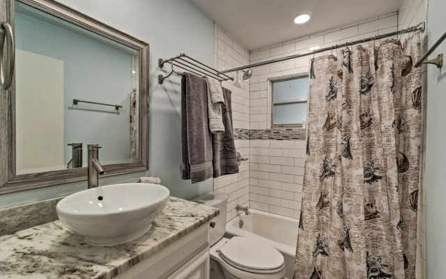 Canalfront Bradenton Home w/ Dock & Pool!