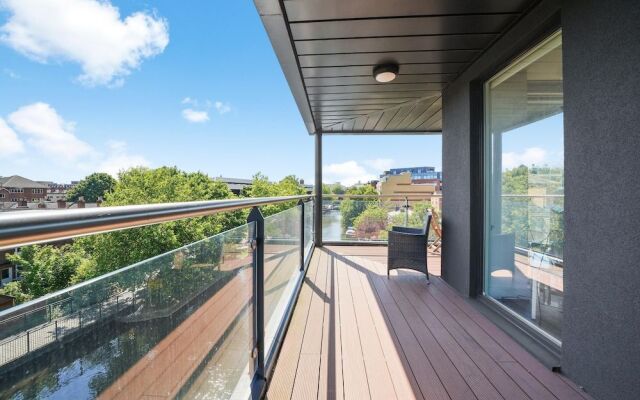 Kennet House Superior Serviced Apartment