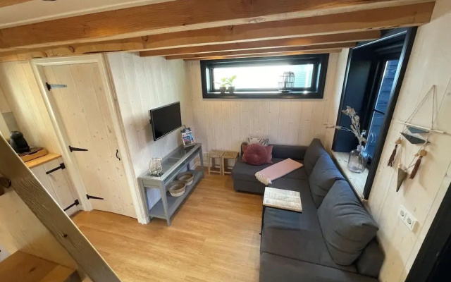 Inviting Chalet in Monnickendam With Garden