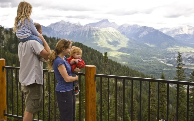 Snow Creek Lodge by Fernie Lodging Co
