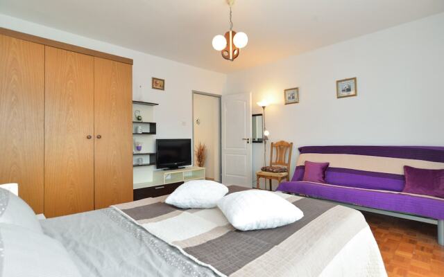 Apartment 1822
