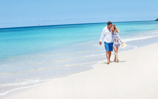 Keyonna Beach - All Inclusive - Couples Only