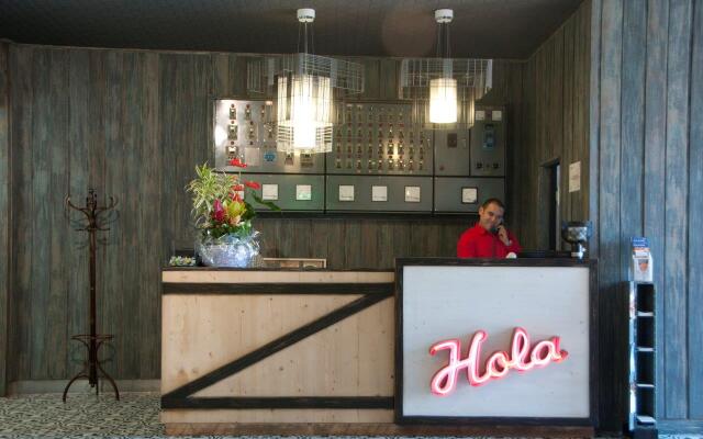 New Hotel Colón