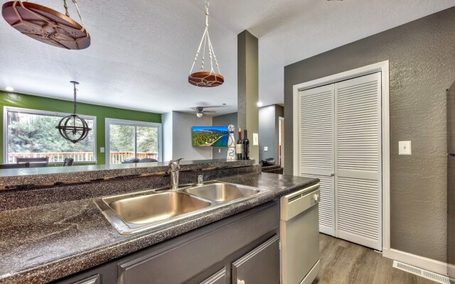 1418s The Skyline Retreat 3 Bedroom Home by Redawning