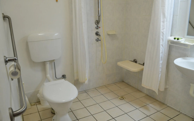 Airport Motel