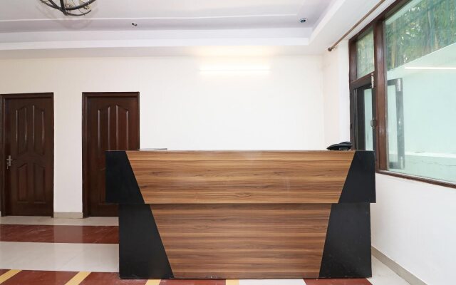 Hotel 9 Palm by OYO Rooms