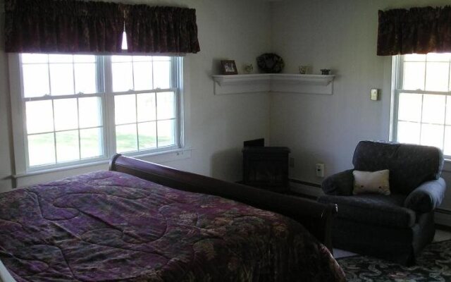 Cooper Hill Inn