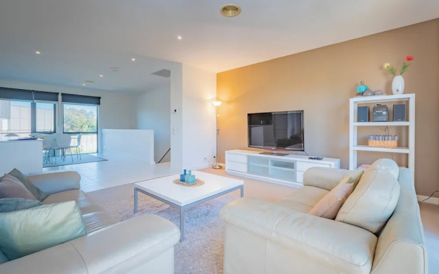 3 Bedroom Townhouse - Pool Access