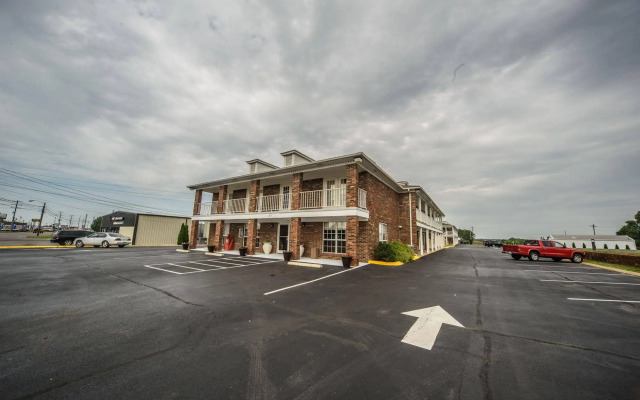 Richland Inn Lawrenceburg