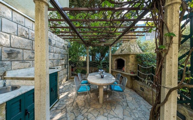 Green Terrace Apartment I