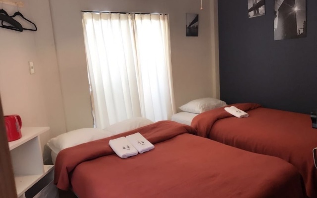 Ume Guest House – Guest Rooms – Osaka