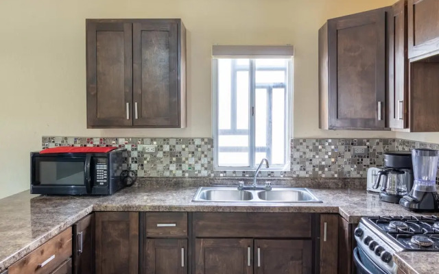 Apartment With Excellent In-town Location 1