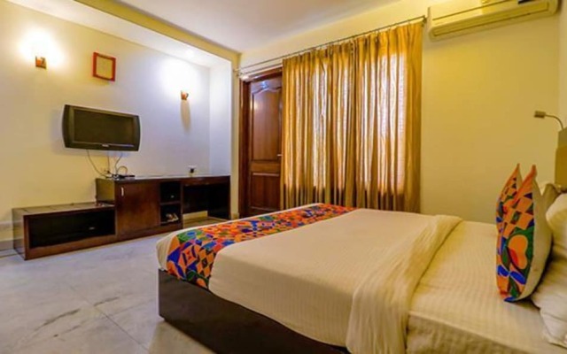 Fabhotel Imperial Inn