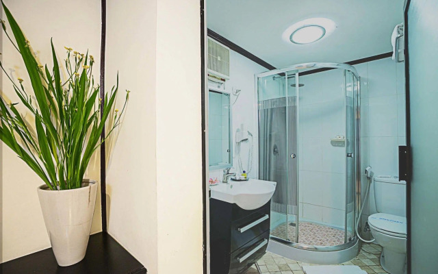 Royal Caravan Hotel Trawas