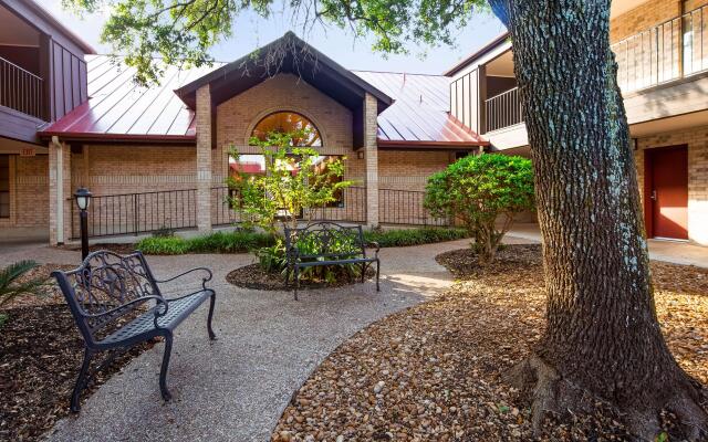 SureStay Plus by Best Western San Antonio Fiesta Inn