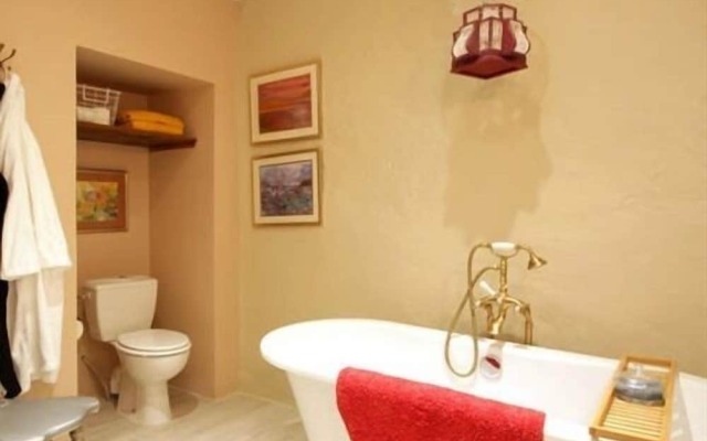 Maison de Textile Apartment