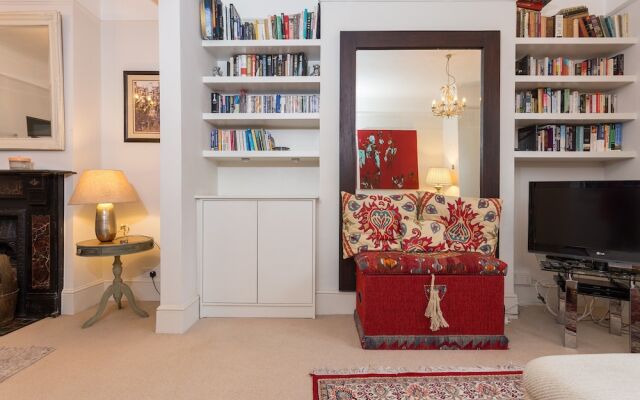 1 Bedroom Garden Flat In Clapham Common