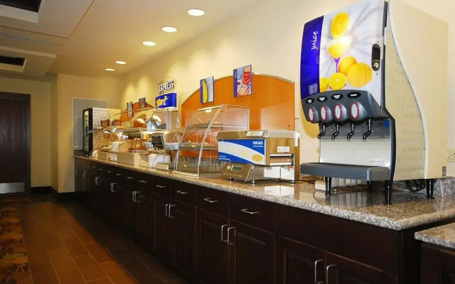 Holiday Inn Express & Suites Kittanning