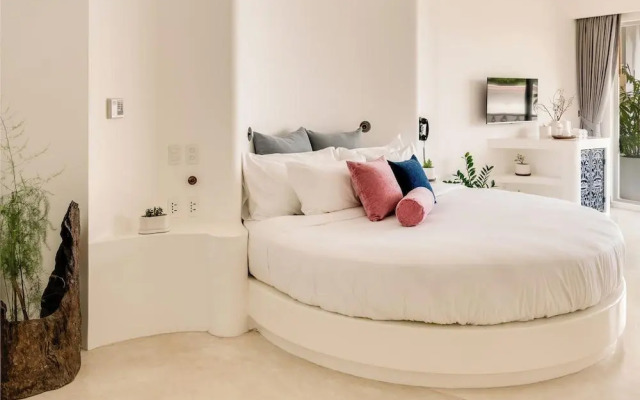 Ampersand Resort
