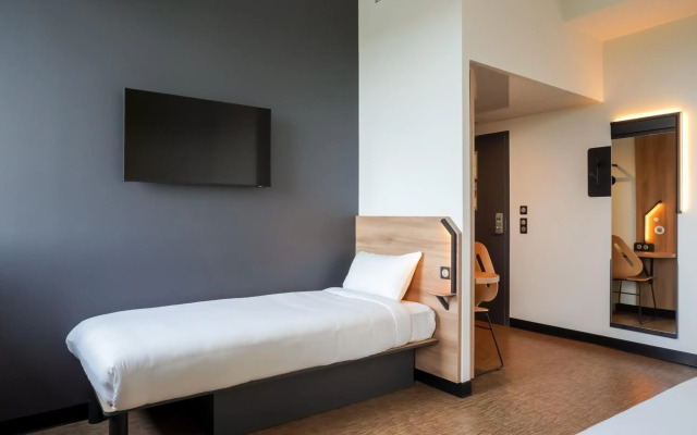 B&B HOTEL Paris Porte d'Orléans