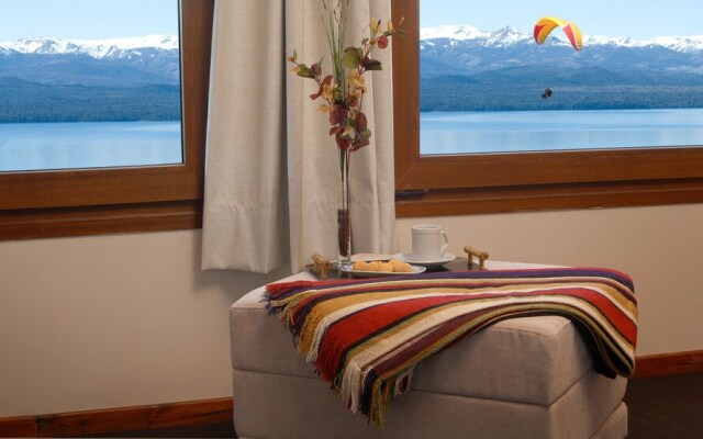 Luxury 3-Bedr Penthouse Lake Views TD3