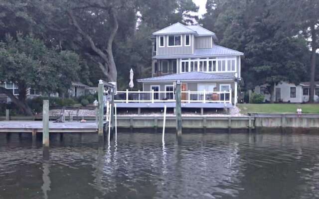 Porpoise Pass - Ground Floor Guest Suite