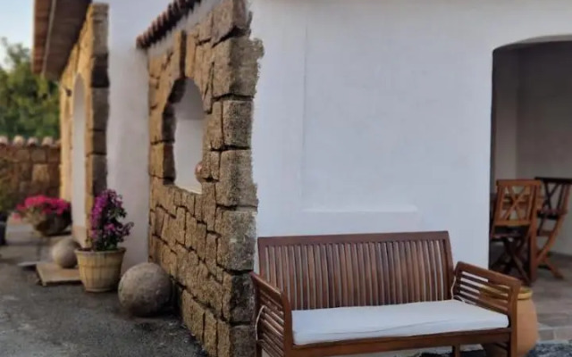 Petite maison en pierre