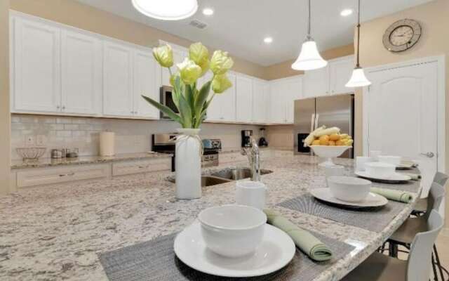 7495 OL - Solterra Resort