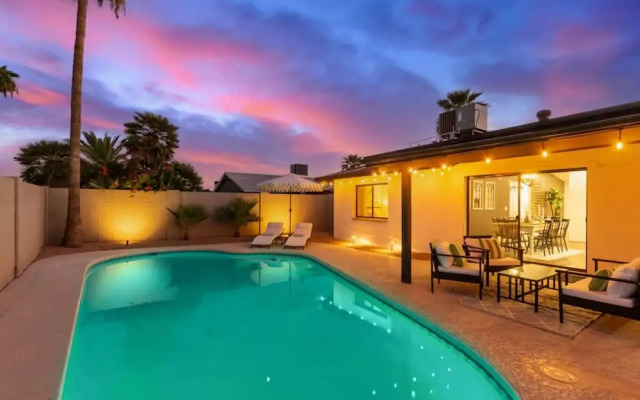 Broadway Palms Private Pool Chef Kitchen Office