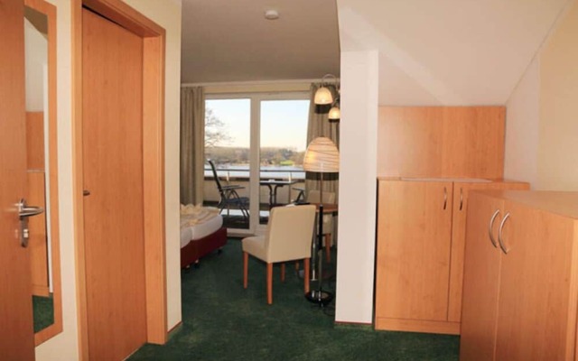 Strandhotel & Restaurant Mirow