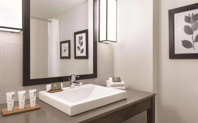 Country Inn & Suites by Radisson, Williamsburg East (Busch Gardens), VA